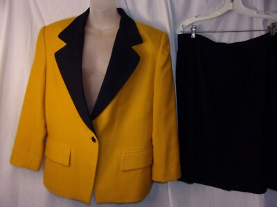 Vintage Albert Nippon Suits Gold & Black 3 Pcs Skirt Suit 14  JAcket Skirt Vest