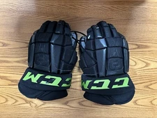 Radek Faksa Dallas Stars 22/23 Blackout Game Worn Gloves w/COA & Photomatched