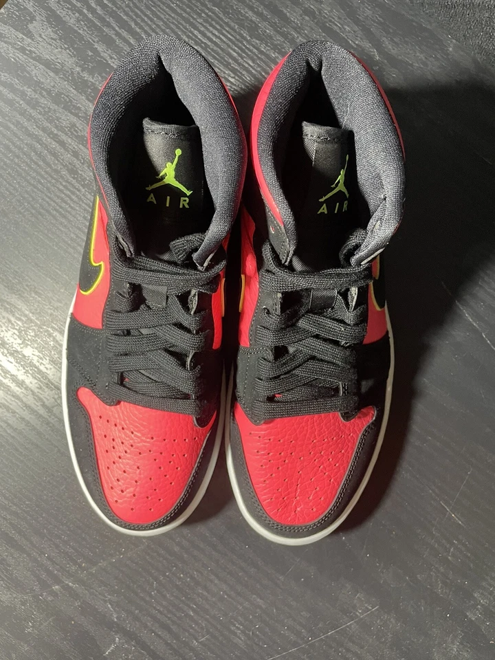 Размер 6,5 - Jordan 1 ретро средний Hot Punch Volt 2019, новый без коробки - Изображение 2 из 3