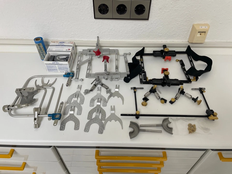 4x Girrbach Gesichtsbogen (2x Reference AB + 2x Rotofix) + Zubehör + Dentatus GB - Bild 1 von 4