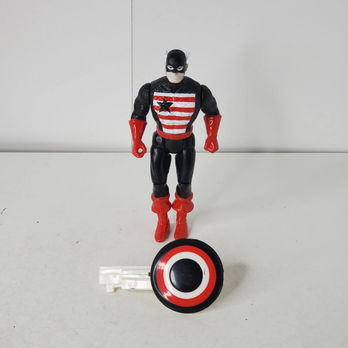 ToyBiz Superhero Marvel Universe Comic Book Heroes Action Figures