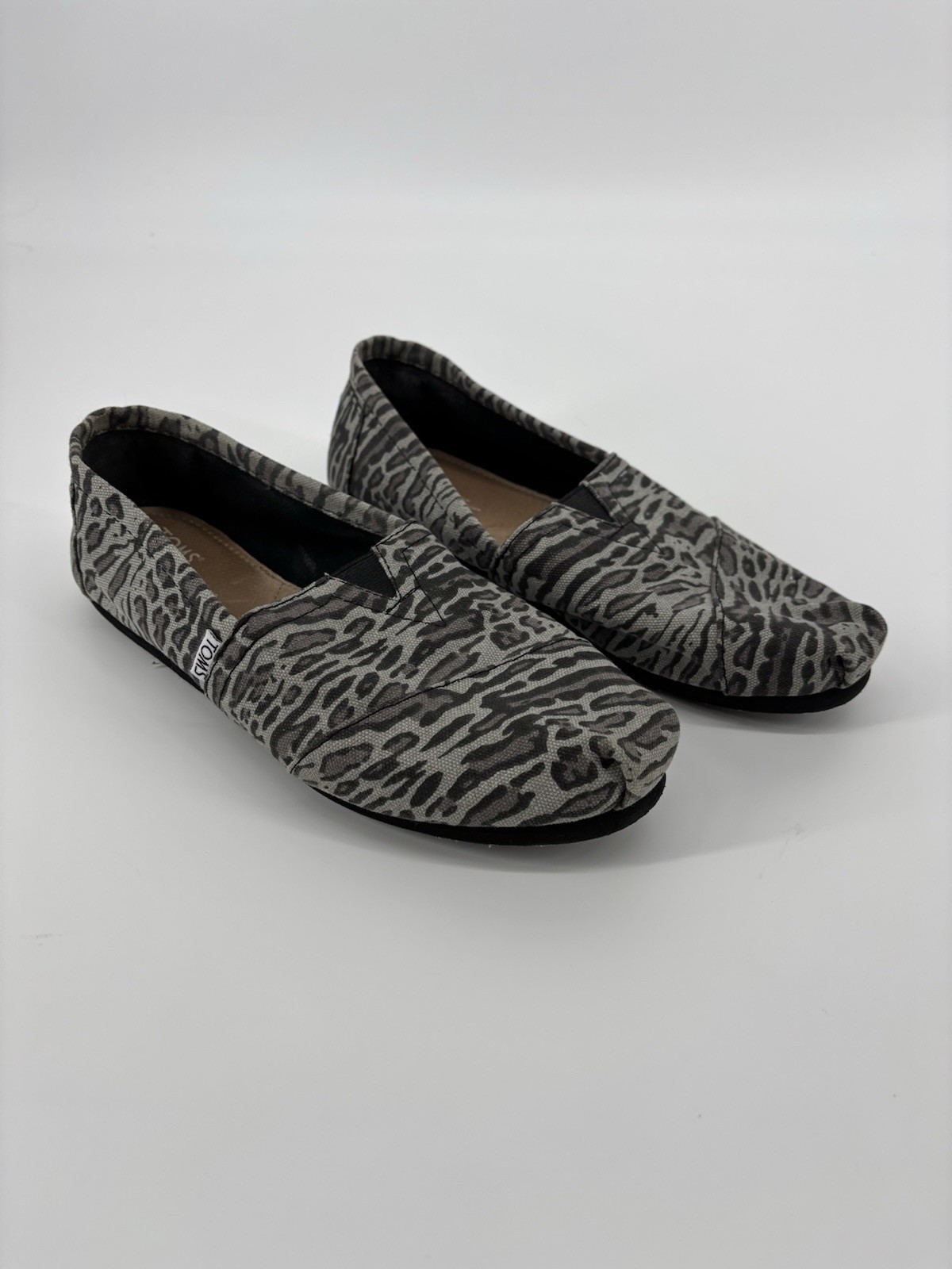 TOMS Alpargata Slip On Flats Women's 8 Gray Leopard Animal Print Canvas Shoes