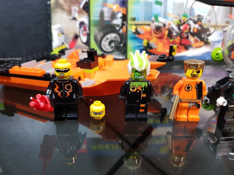 LOT LEGO _ Agents 2.0 / 2 Véhicules + Personnages + 3 Notices - Photo 2/4