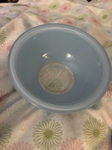 Vintage PYREX 322 Powder Blue Mixing Bowl CLEAR BOTTOM Moody Blues 7 inches
