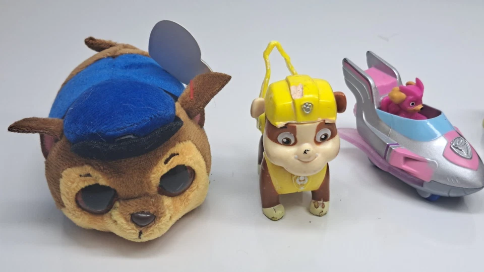 Lote de 6 juguetes de patrulla canina - Ty figuras de peluche y plástico - Chase Skye Rubble Foto 2 de 4