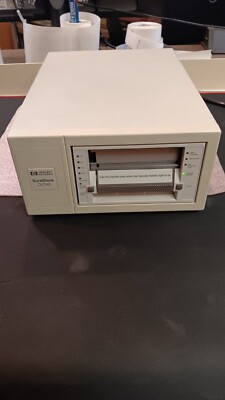 HP SureStore DLT 40 C1579A 30-60066-01 External Tape Drive