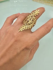 New Pure 18k Yg Power Ring Size 8” Modern Trendy Clover Leaves