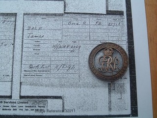 Original WW1 Silver War Badge 33713 Pte James Dale Border Regiment.