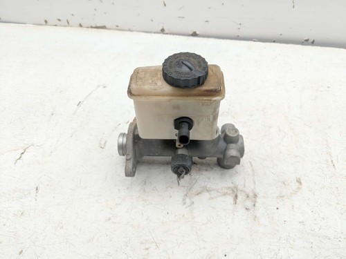 11 Polaris Gem E2 Electric Golf Cart Rear Brake Master Cylinder - Picture 3 of 8