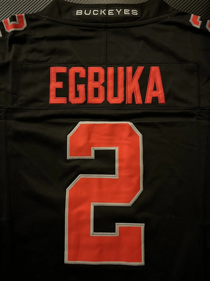 Camiseta BLACKOUT Emeka Egbuka Ohio State OSU Buckeyes Cosida 2 FUSIBLE Cosida Foto 3 de 4