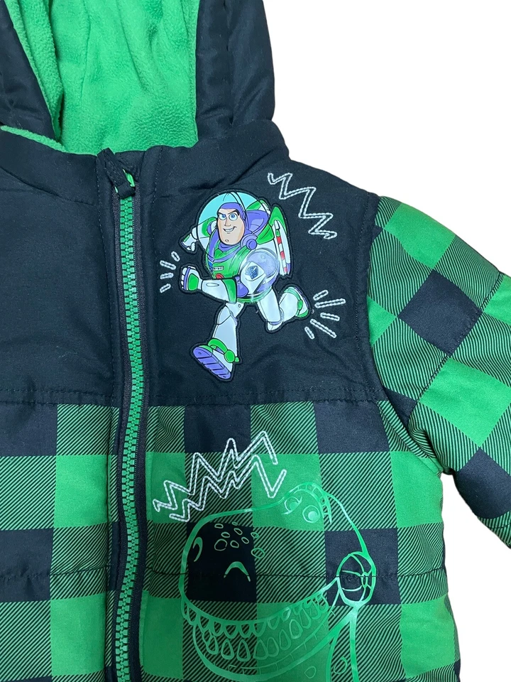 Chaqueta hinchada Toy Story para niños Disney Store talla 7/8 verde y negra a cuadros Buzz Woody Foto 4 de 4