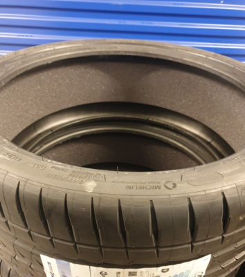 MICHELIN PILOT SPORT 4 235/45 ZR18 XL 98Y 235 45 18 UHP TESLA T0