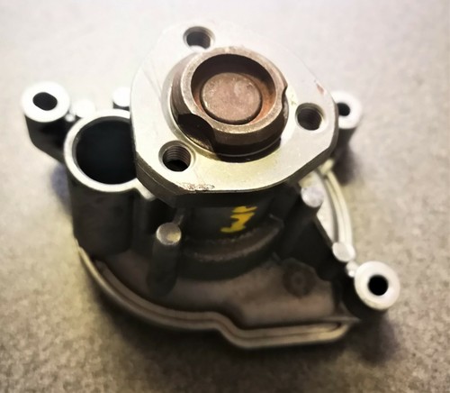 VW Golf 6 VI Passat Wasserpumpe Kühlung 03C121019J *ungeprüft*