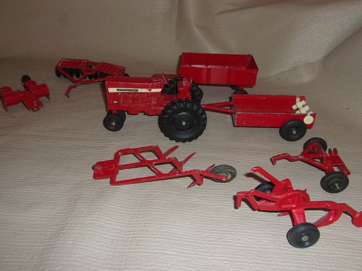 Vintage ERTL International Harvester 656 Red Tractor With