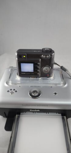 Kodak EasyShare CW300 4-MP-Digitalkamera – silber (mit Easyshare-Drucker... - Bild 1 von 12