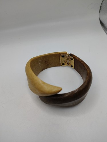 Vintage Wood Bracelet Made in Hong Kong. Fashion Jewelry Hinged - Picture 3 of 7