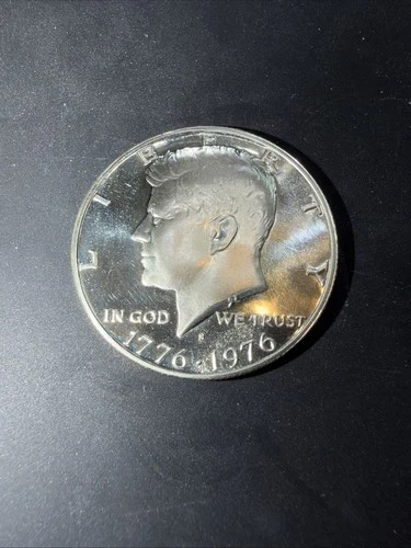 1776-1976S PROOF 40% silver bicentennial KENNEDY HALF DOLLAR. Exact coin shown