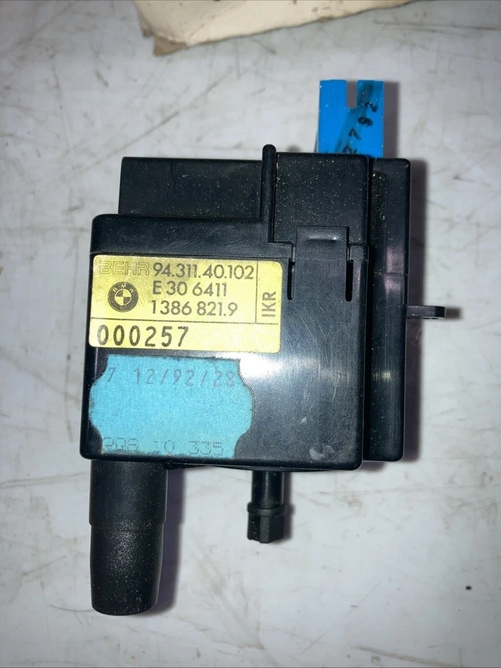 BMW 318i 318is 325i 325ix M3 1987-1993 unidad de control de aire acondicionado 64111386821 nuevo OEM Foto 3 de 4