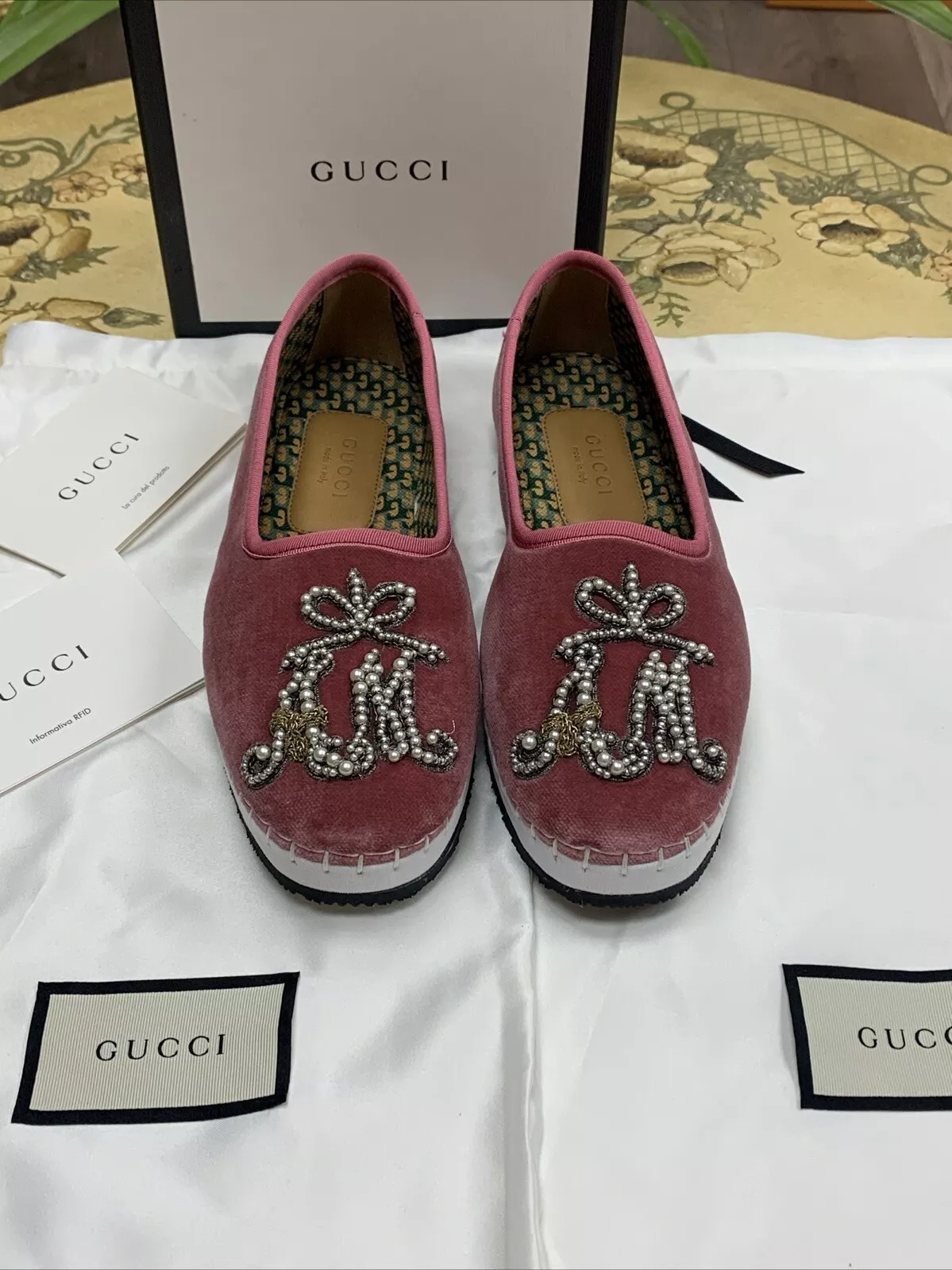 Mocassins Gucci velours rose taille 35 neufs dans leur boîte