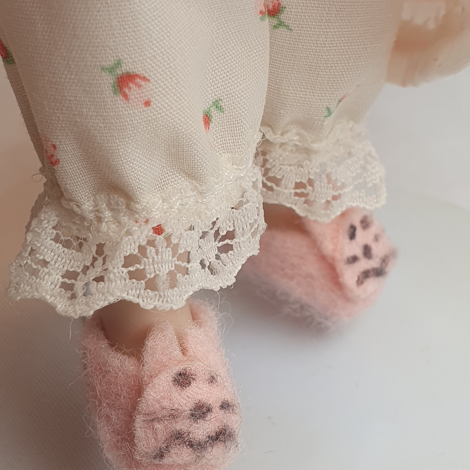 Porcelain Doll "Sarah" (919) 6"(16cm) by The Ashton-Drake Galleries