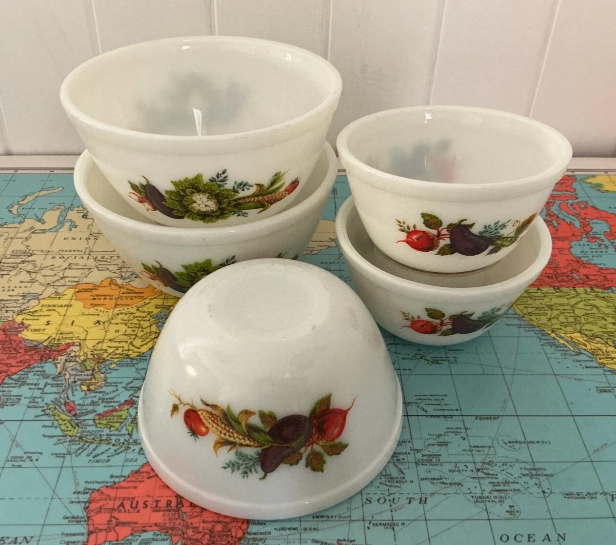 Vintage JAJ Pyrex (England) Mixing Bowl Set Market Garden /Tuscany Set Of 5