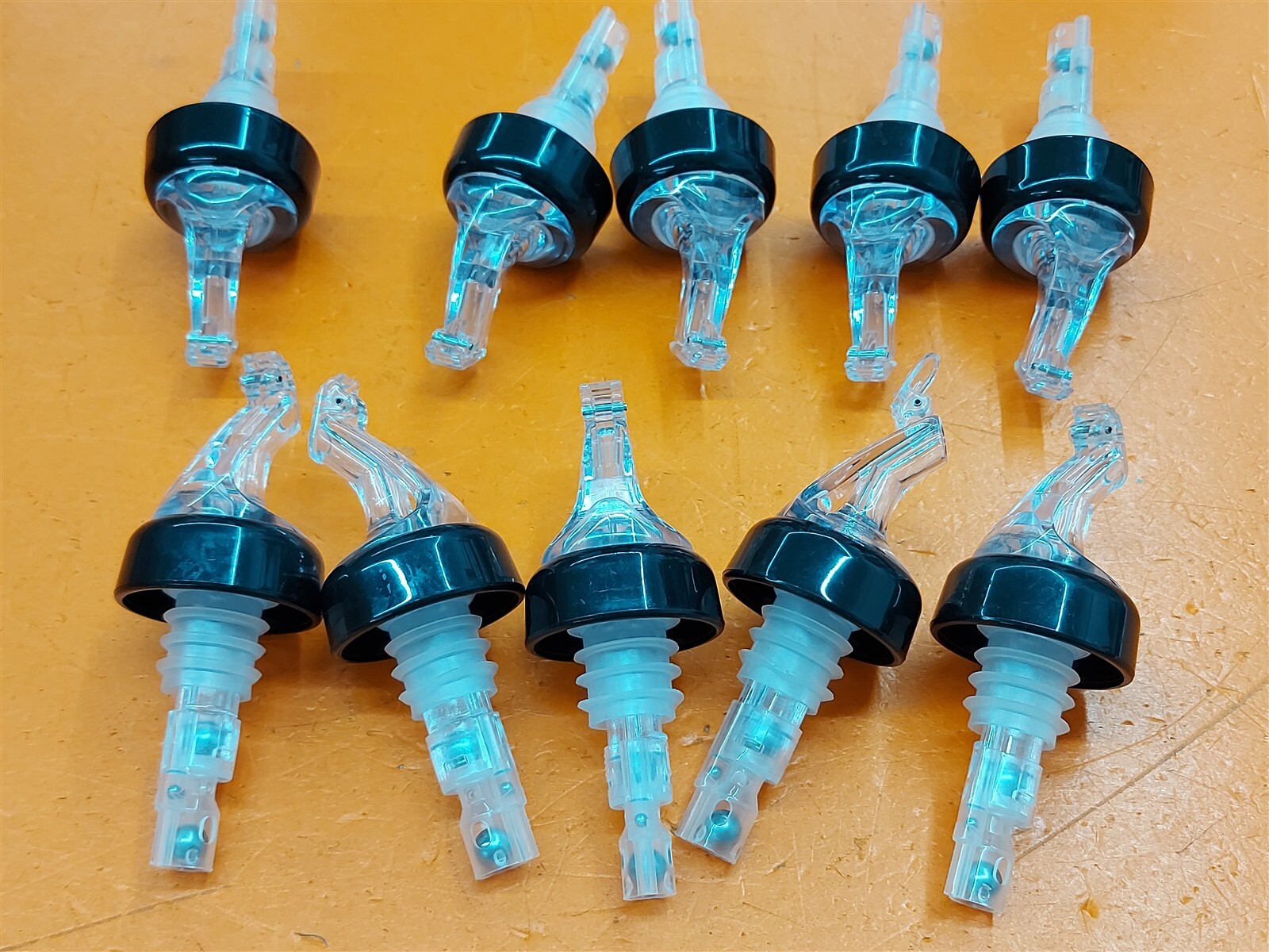 ⭐️⭐️⭐️⭐️⭐️ **Set of 10** .75oz Measured Liquor Alcohol Bottle Pourers 