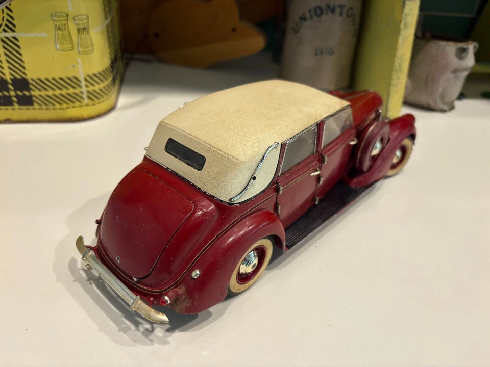 1937 Lincoln K Touring Cabriolet 1/18 Scale Diecast  Signature Models  Car - Image 2 of 4