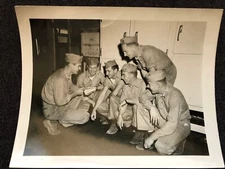 #23 PHOTO Marine Soldiers USMC Uniforms hat GROUPED TOGETHER Smiling 