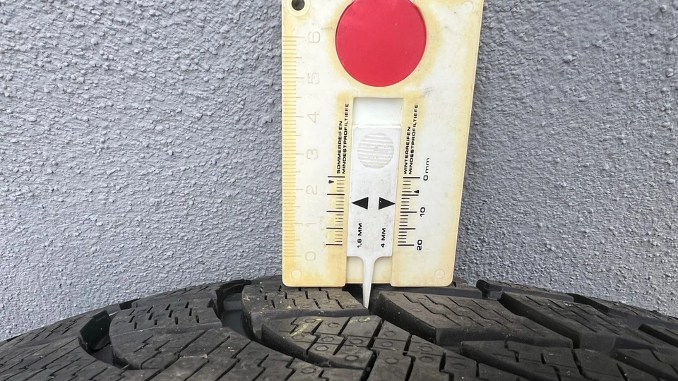 4 Winterreifen Neu 255/55 R18 109 H XL     Auf Alufelgen , Silber gebraucht - Bild 3 von 4