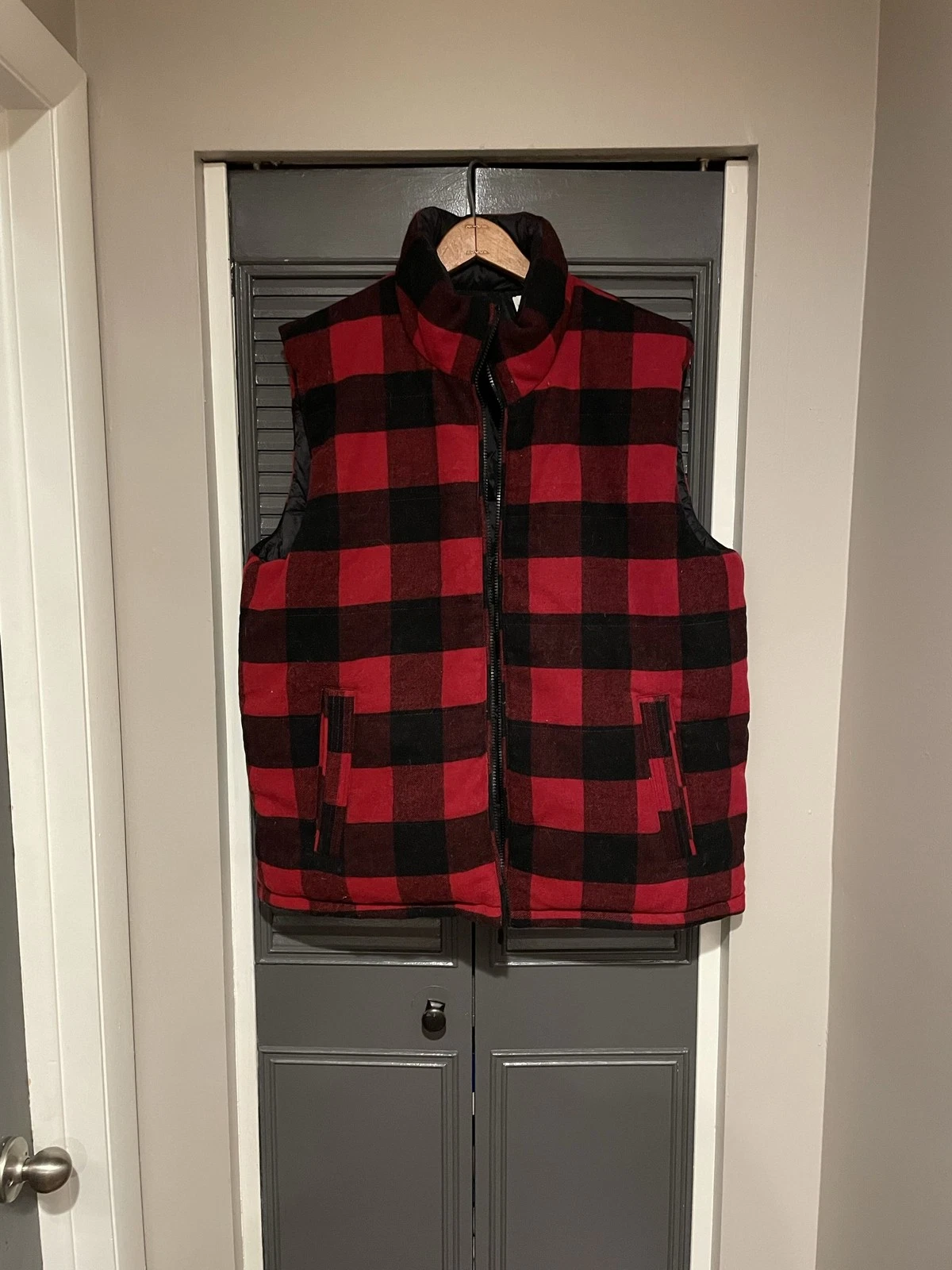 GH BASS Heavy weight WARM š„Red and Black Buffalo Plaid Puffer Vest - product detail image 1