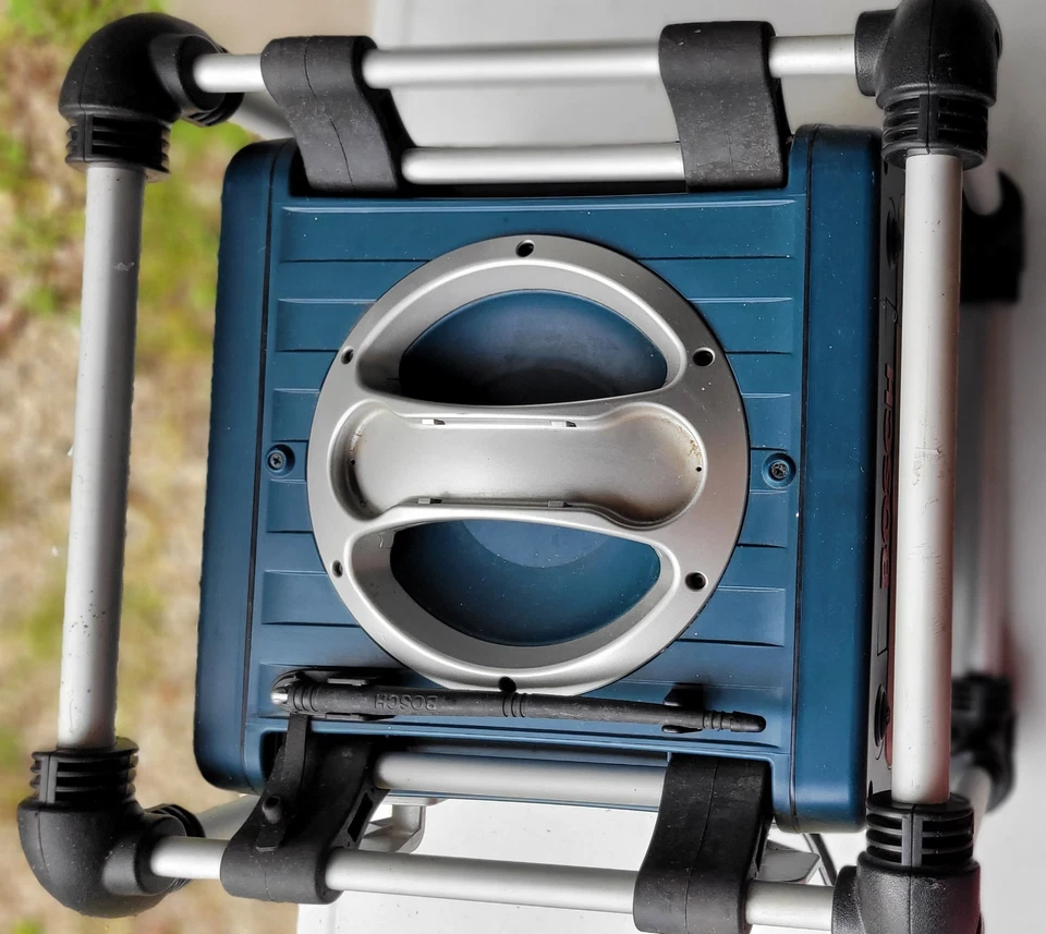 BOSCH PB10-CD AM/FM/CLOCK WORKSITE CHARGER RADIO GREAT MINT CONDITION  TESTED - Image 3 of 4