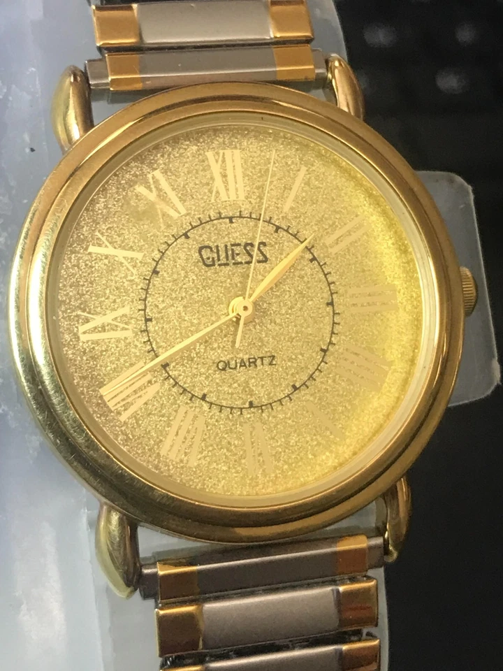 Reloj para hombre GUESS 35mm década de 1990 esfera dorada cuarzo chapado en oro, funciona (lote 2040) Foto 3 de 4