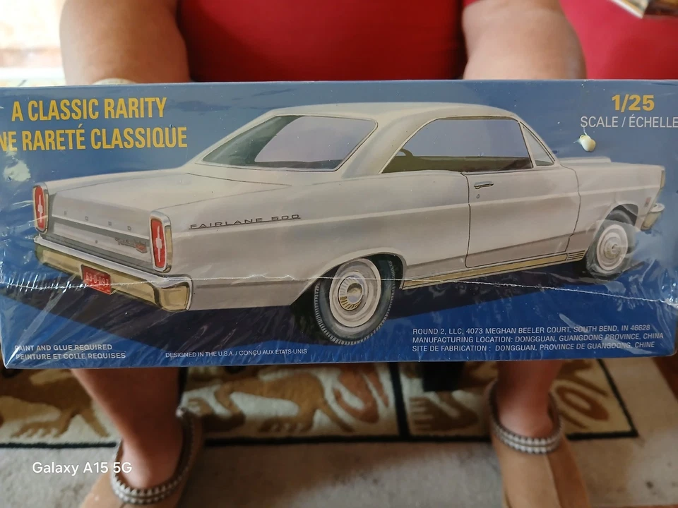 New Factory Sealed 1/25 " 1966 FORD FAIRLANE 500 " 427 Race Car Model # AMT1263 - Image 2 of 4