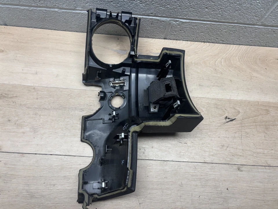 ОРИГИНАЛЬНАЯ НАКЛАДКА НА ВЕНТИЛЯЦИОННУЮ РЕШЕТКУ ПЕРЕДНЕГО ЛЕВОГО ВОДИТЕЛЯ RANGE LAND ROVER LR4 10-16 - Изображение 2 из 3