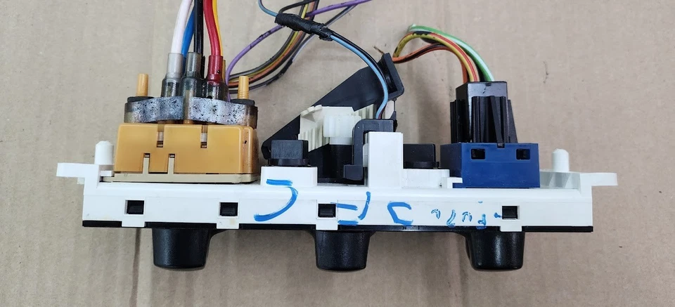 1992-1996 Ford F-150/250/350 Bronco Heater HVAC Climate Control OEM F2DH19C571AB - Image 4 of 4