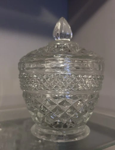 1962 Vintage Anchor Hocking Wexford sugar bowl and lid With diamond pattern