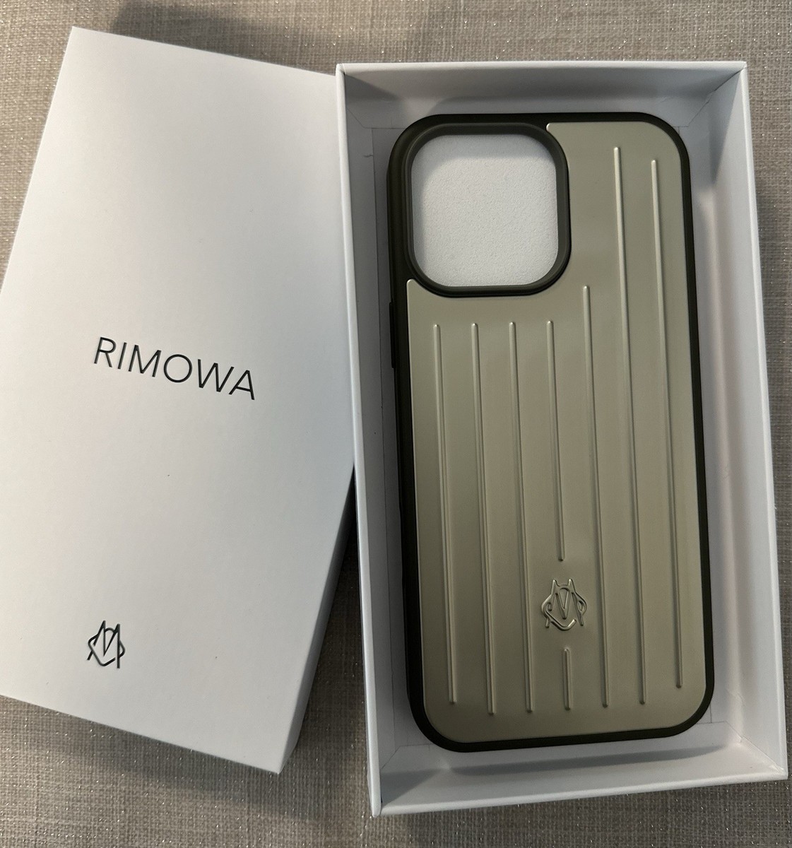 RIMOWA iPhone 16promax ケース　シルバー RIMOWA iPhone 16 PRO MAX Case (Titanium) BRAND NEW 🆕 | eBay