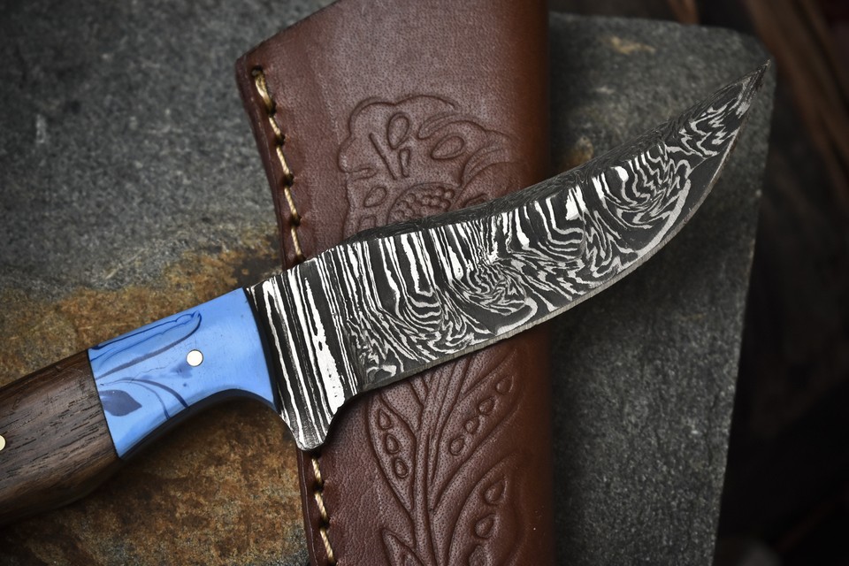 Ashen Edge Hand Skinner Knife Twist Damascus Walnut Wood