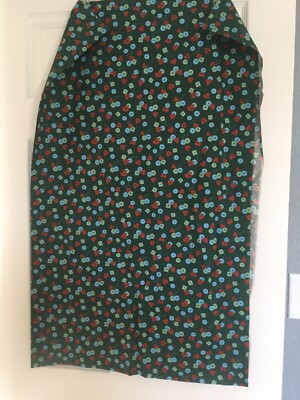 Fabric Dark Green Background Heart Shaped Buttons 45.5'' Wide & 36'' Long Cotton