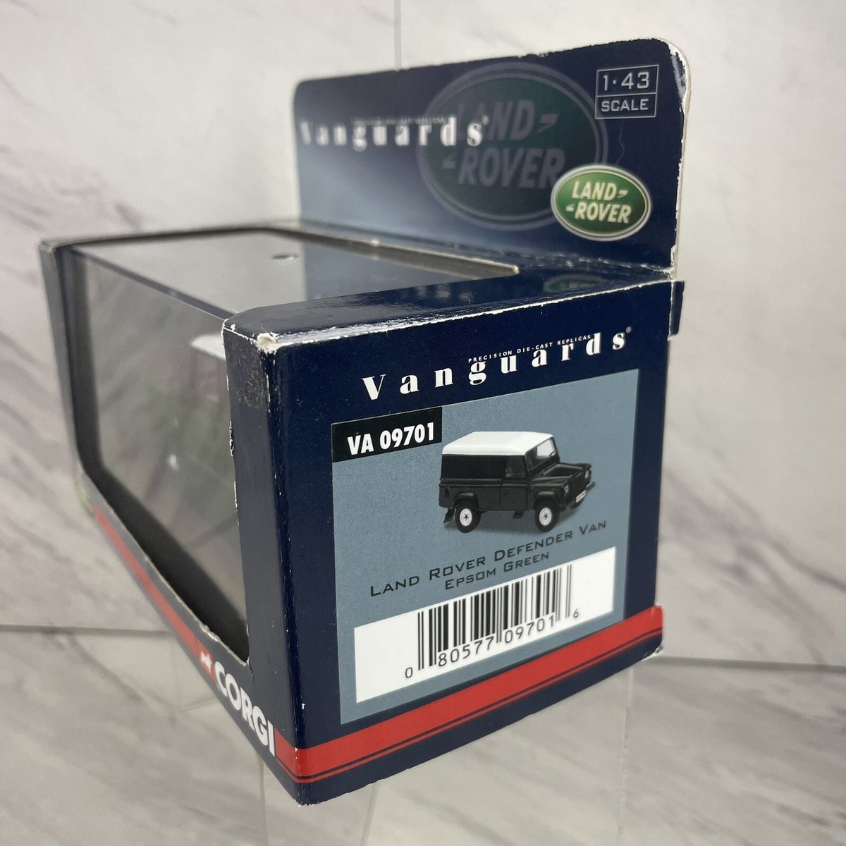 CORGI Vanguards 1:43 - Land Rover Defender Van - Epsom Green CORGI Vanguards 1:43 - Land Rover Defender Van - Epsom Green