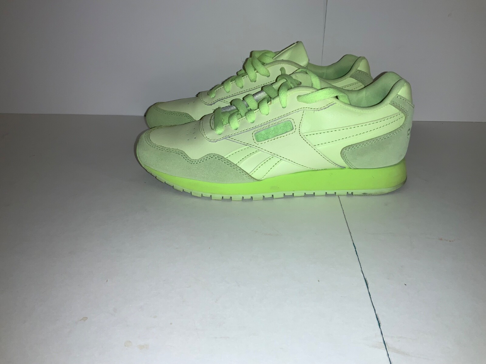 Neon Green Lime Reebok Classic Women's Size 7.5 Sneakers