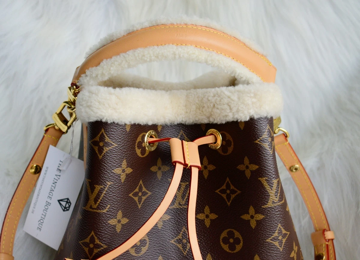Louis Vuitton NeoNoe BB Monogram Cozygram Teddyfell Leder  