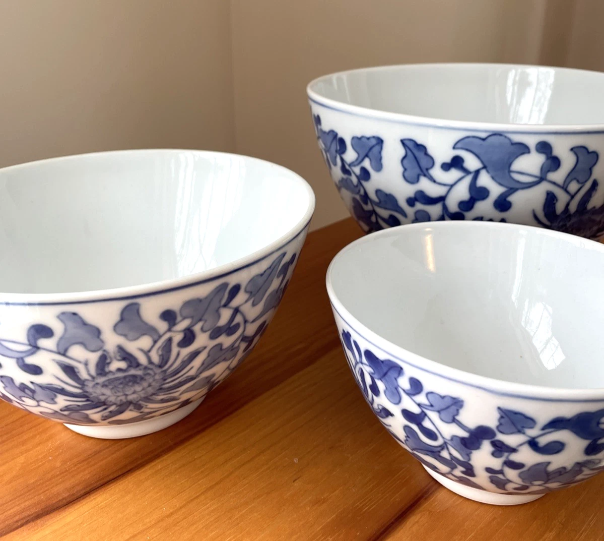 Chinese Nesting Bowls Blue White Large Chrysanthemum Vine VTG Style Brown Specks
