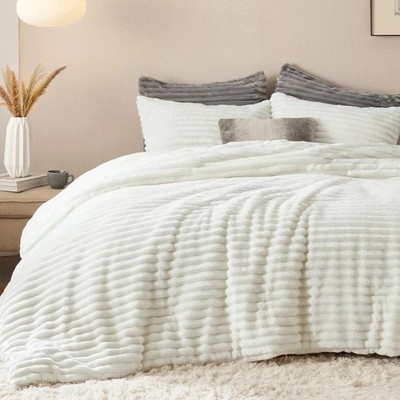 Frye 2'' Solid Channel Luxury Faux Fur Comforter 3 Piece Queen Set, Reversible