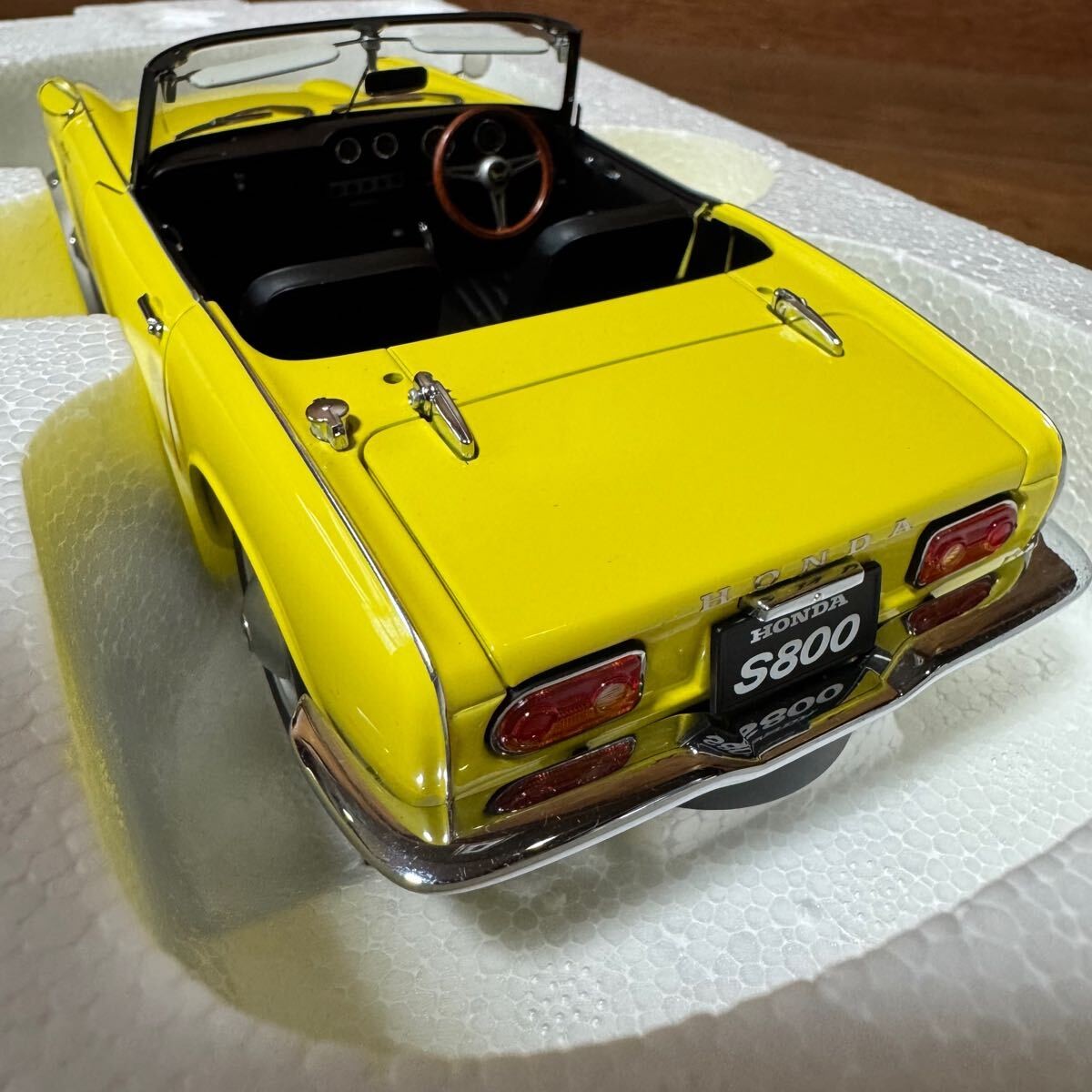 オートアート　HONDA   S800 Auto Art 1/18 Honda S800 Diecast Model - Yellow Mint