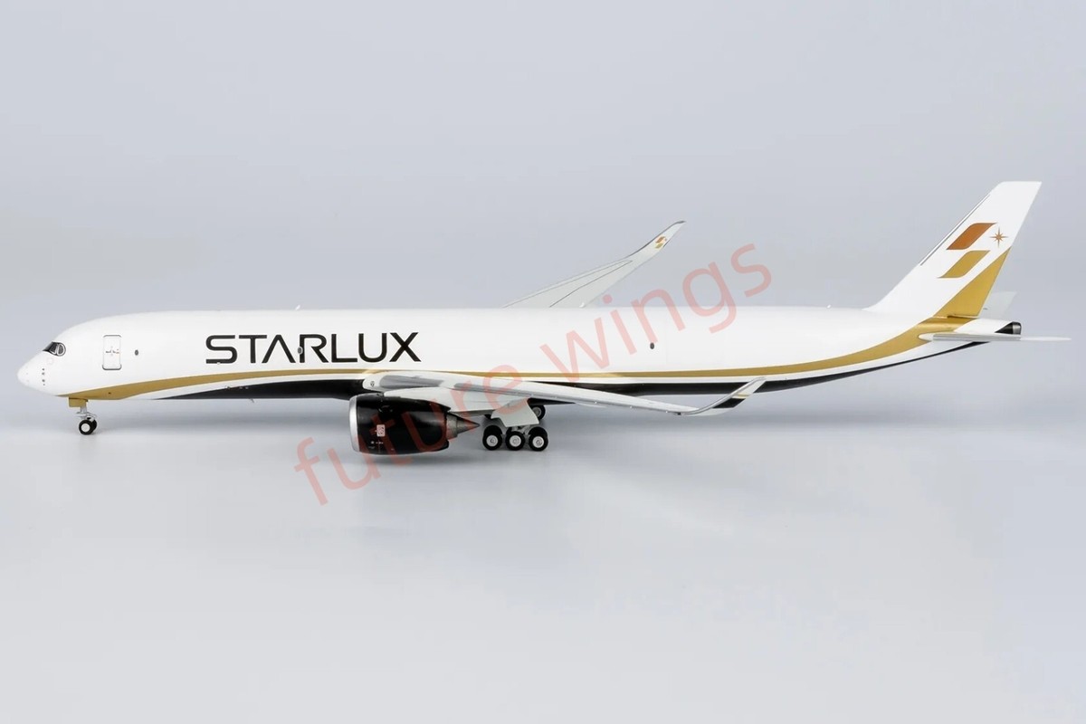 1:400 NG Models NG46005 Starlux Airlines A350F Aircraft