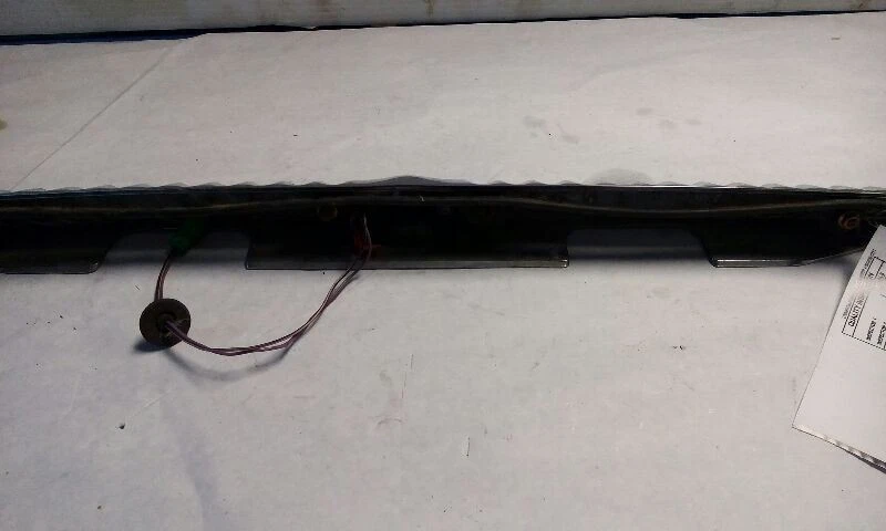 Painel de acabamento traseiro 98-03 Jaguar XJ8 - Imagem 2 de 3