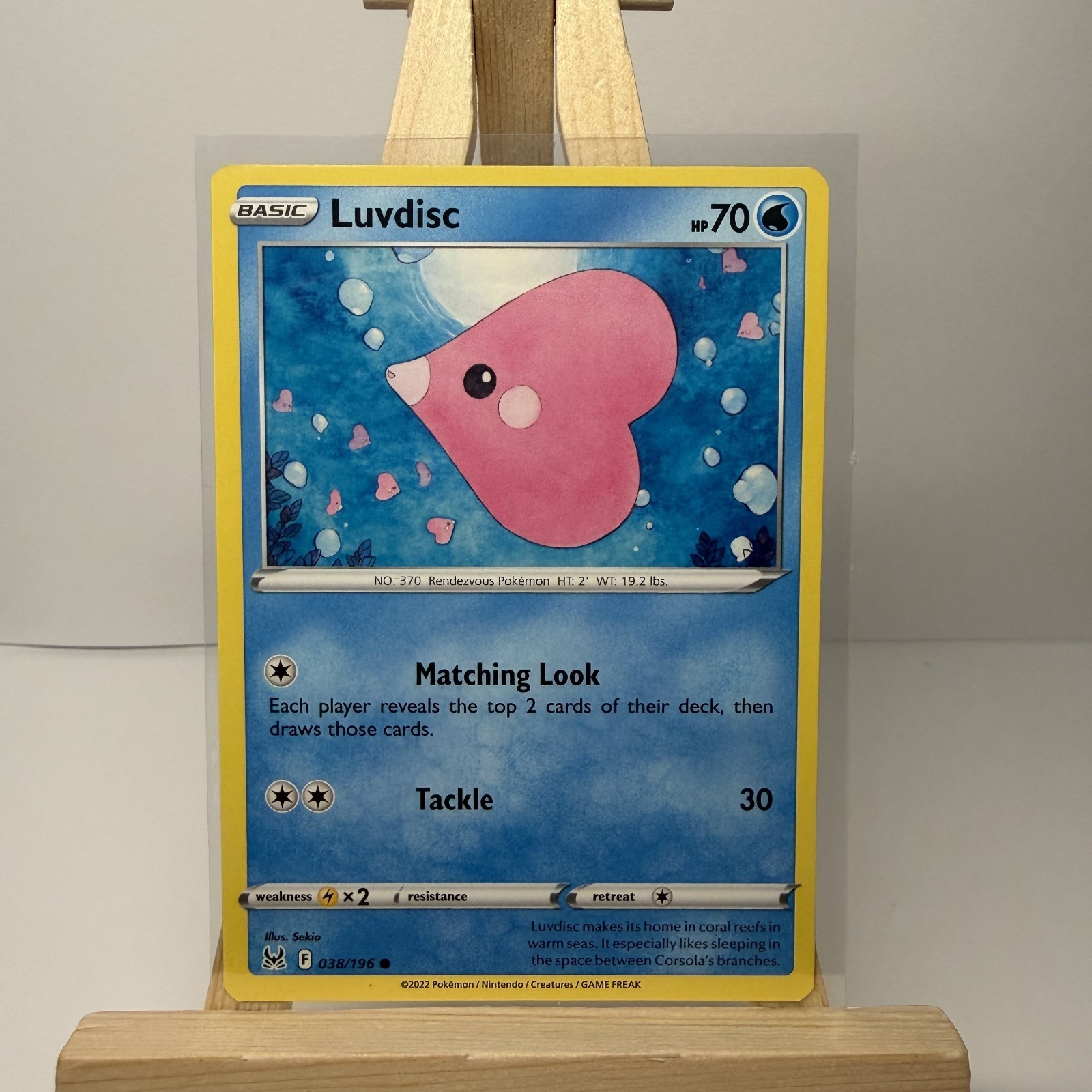 Luvdisc 38/196 Lost Origin Pokemon TCG
