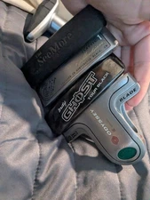 4 Right putters.The Seemore FGP,Taylormade Ghost indytour black,odyssey 2-ball
