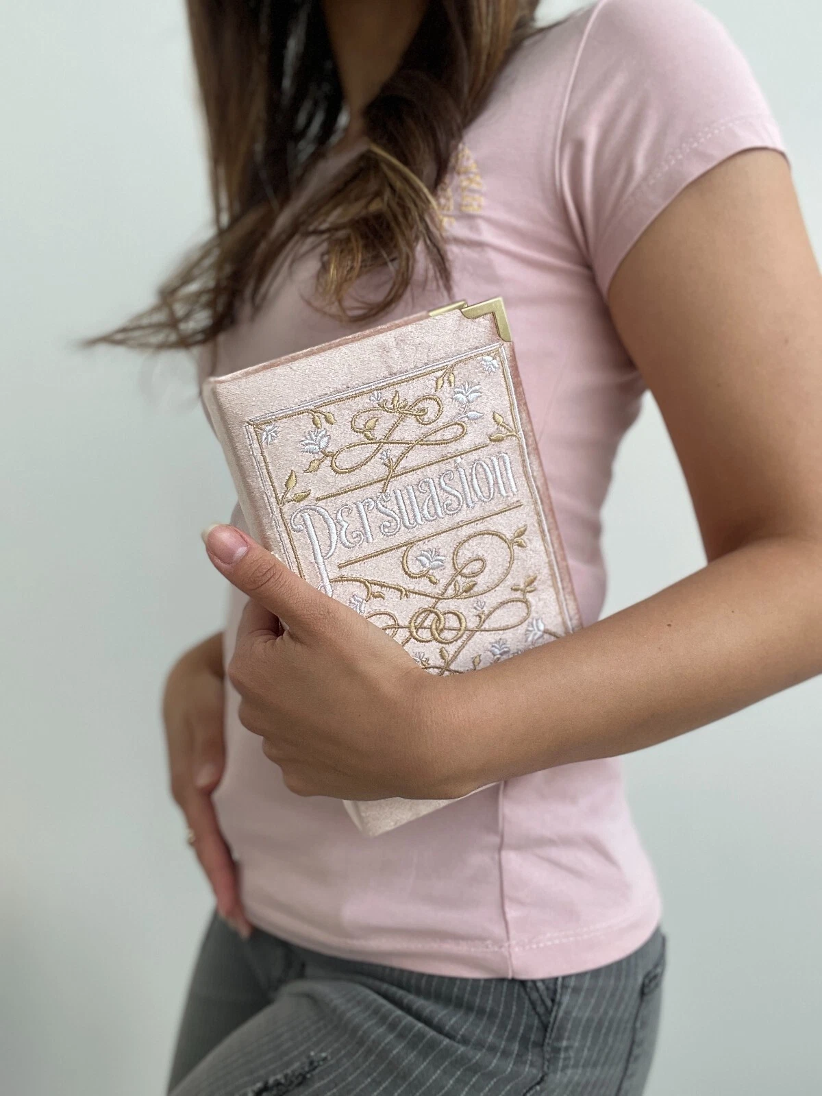 Pochetta libro ricamato fatta a mano Jane Eyre ispirata a Kate Spade